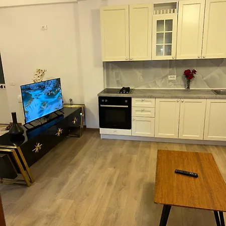 Flat In - Modern & Cozy Apartment